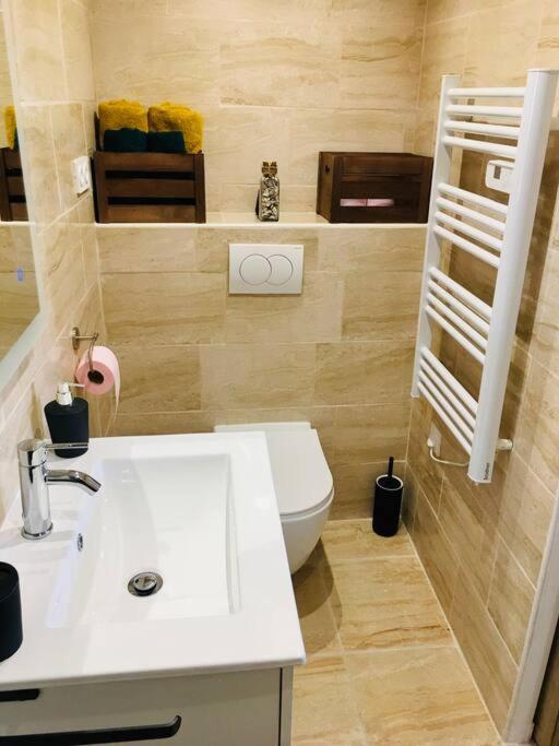 איסטרס Bleu Lavande 1 - Appartement Cosy Ambiance Village מראה חיצוני תמונה